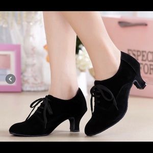 Black velvet vintage Oxford heels dancing new